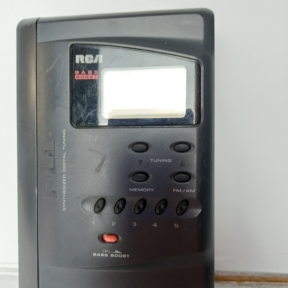 RCA radio & Cassette Player - Picture 2 of 12